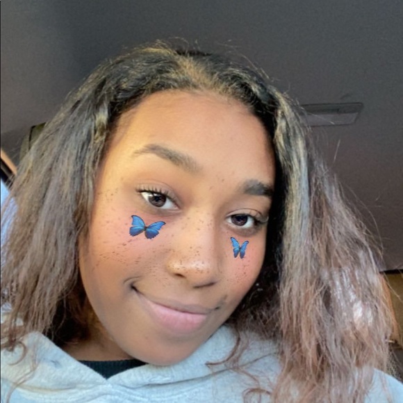 Meet your Posher, Aya - Picture 1 of 1